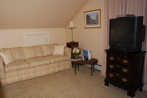 The Spring Seasons Inn Newport Kulesi Dış mekan fotoğraf