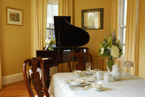 The Spring Seasons Inn Newport Kulesi Dış mekan fotoğraf
